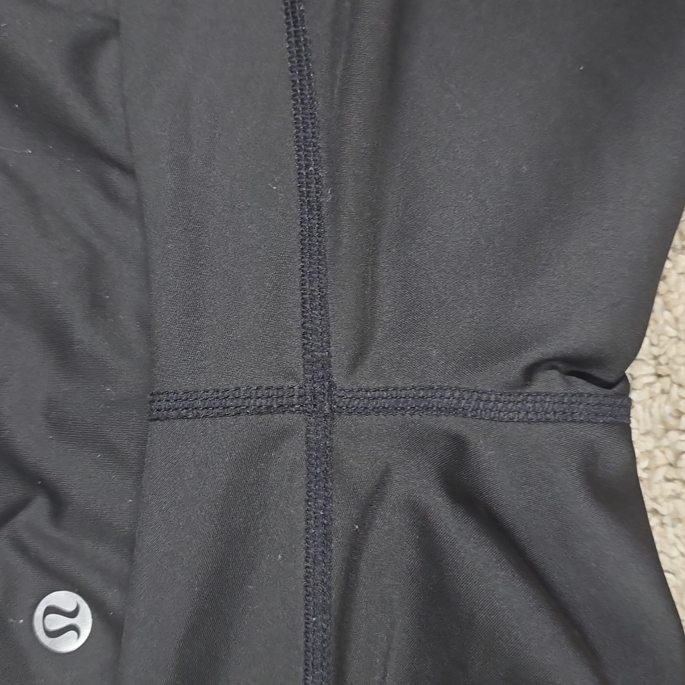*GIVEAWAY* Lululemon Flare Size 6 - Picture 5 of 6